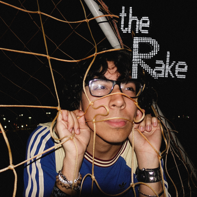 Riovaz kehrt mit seinem neuesten Hit „the Rake (can’t complain)“ zurück